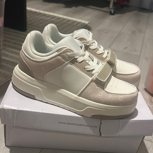 Dream Pairs Beige and White Sneakers - Picture 4 of 8
